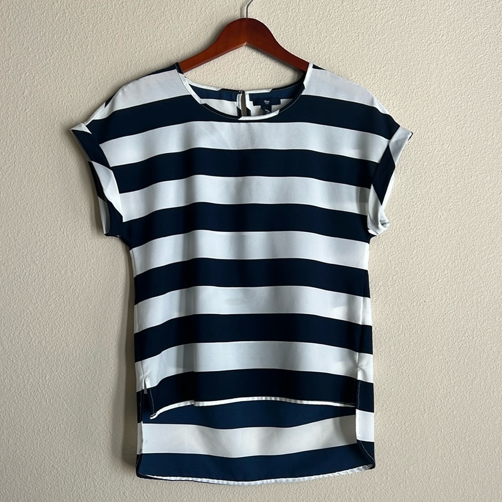 Gap blouse size small